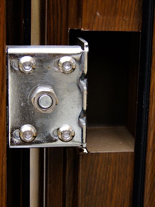 ✅ Установка входной двери - замена КИТАЙСКОЙ ДВЕРИ НА РУССКУЮ / Мелкий ремонт